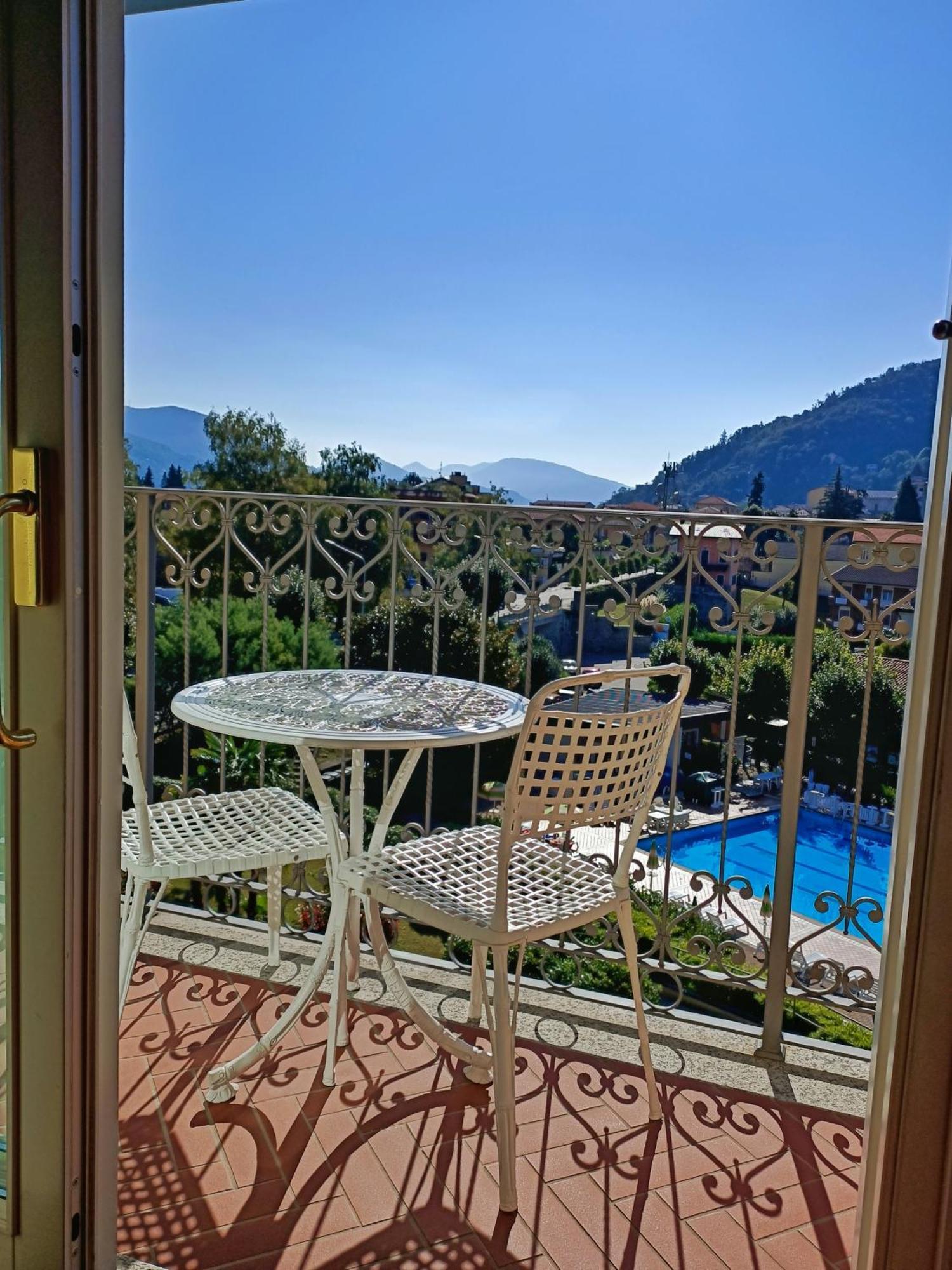 Aquazzurra Resort & Aparthotel Канобио Екстериор снимка