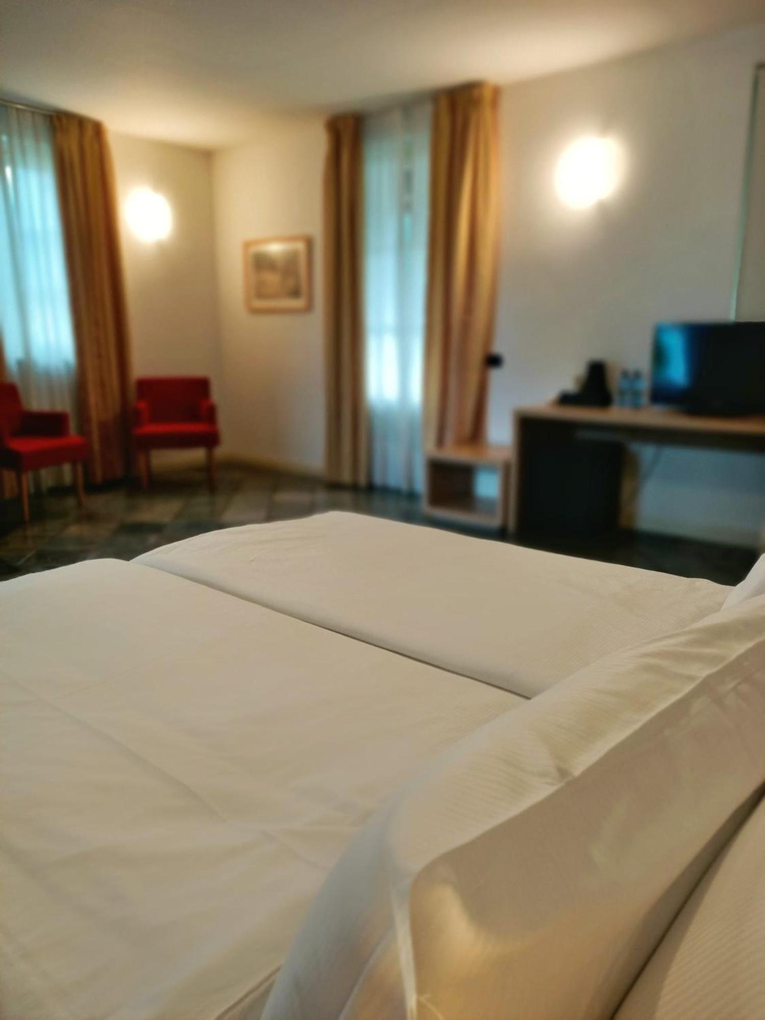 Aquazzurra Resort & Aparthotel Канобио Екстериор снимка