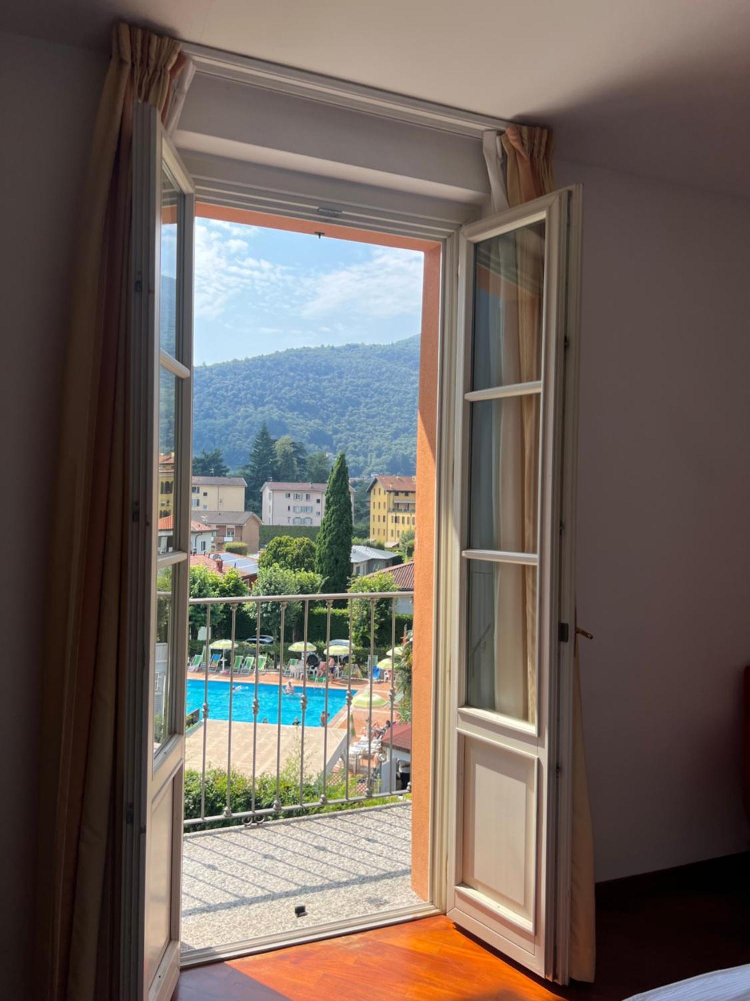 Aquazzurra Resort & Aparthotel Канобио Екстериор снимка