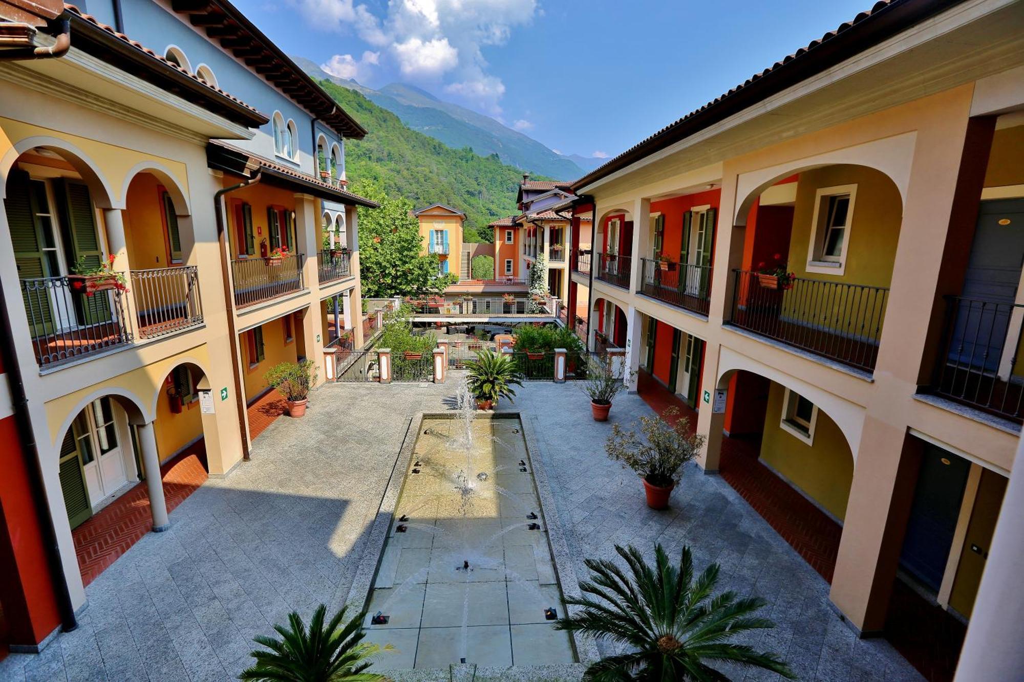 Aquazzurra Resort & Aparthotel Канобио Екстериор снимка