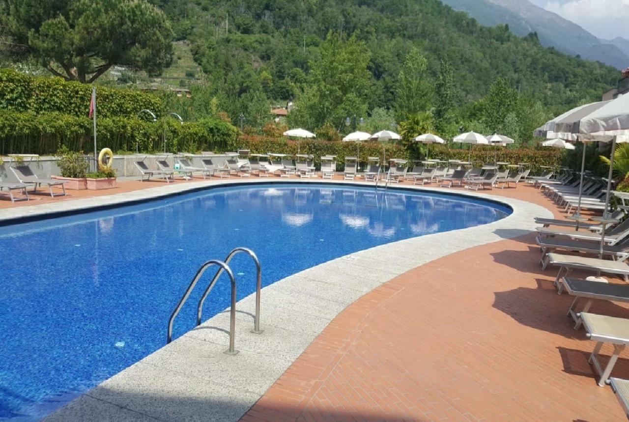 Aquazzurra Resort & Aparthotel Канобио Екстериор снимка